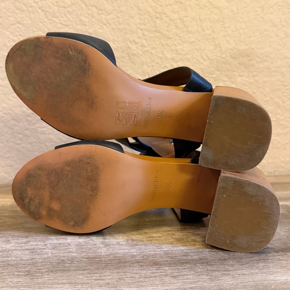 See by Chloé Anna ankle-strap mid-heel sandal in black tumbled leather - Picture 9 of 12